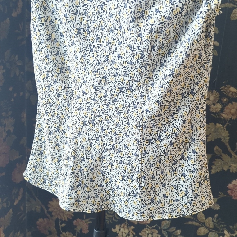Jones Wear Short Sleeve Lined Abstract Print Business Casual Blouse Size 4 - Picture 5 of 7